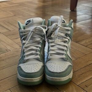 Nike High Tops - Mint and White